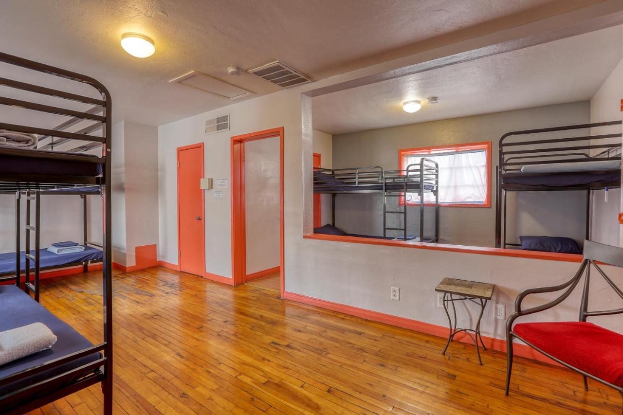 Sin City Hostel Las Vegas Ngoại thất bức ảnh